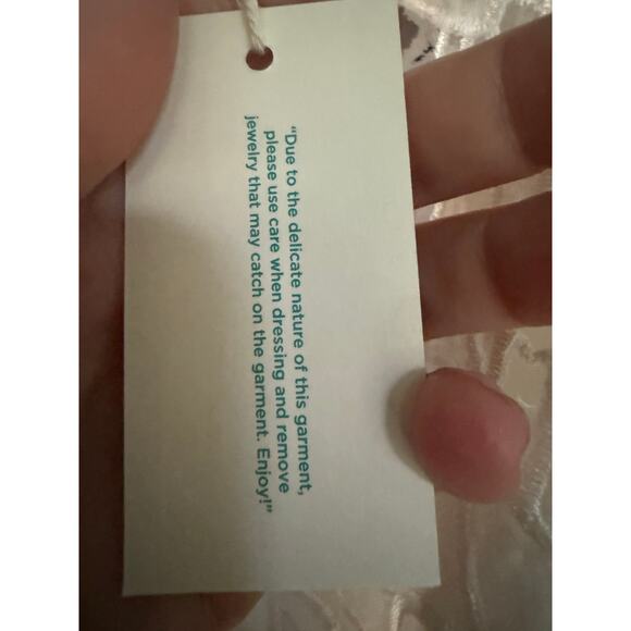 Sundance Ayre white top NWT womens L - Picture 9 of 10